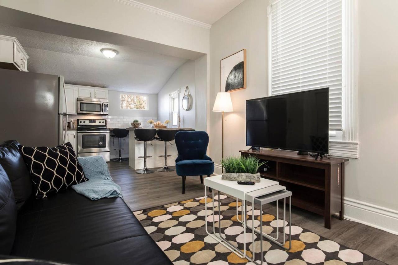 Dream House 4br 2ba By Cozysuites * Louisville
