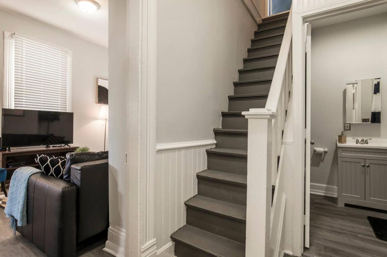 Dream House 4br 2ba By Cozysuites Holiday home Louisville